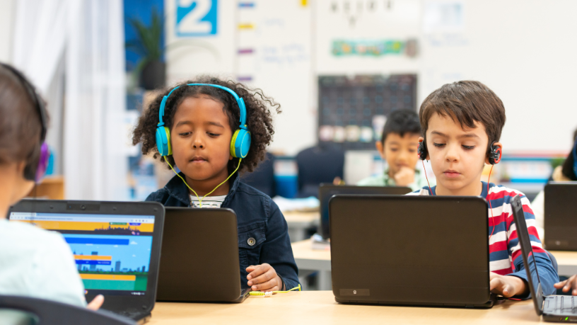 Da inovação à prática, Teciomar Abila mostra como recursos digitais transformam a educação moderna.